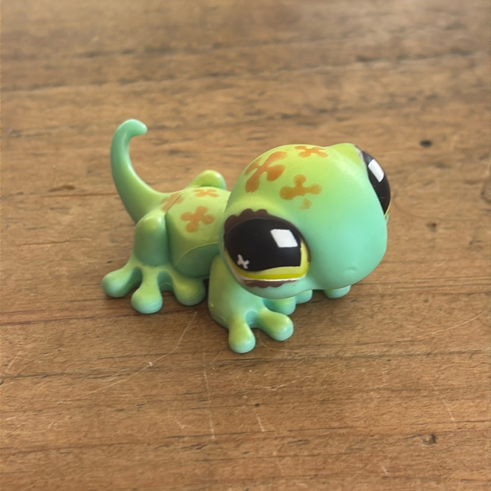 Littlest Pet Shop LPS Flower Spotted Lizard